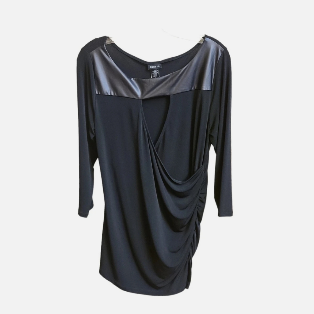 Torrid Cross Chest Slimming Petal 3/4 Pullover 4xl